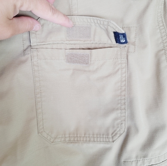 THE NORTH FACE KHAKI CARGO SHORTS, SZ 34 - Picture 10 of 11